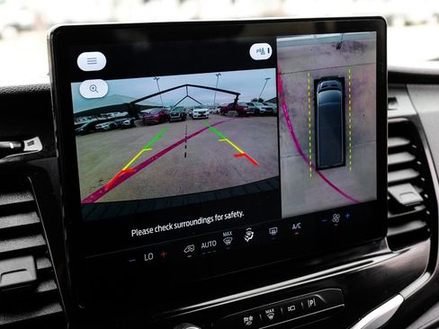 Used 2023 Ford Transit 350 XLT image 18