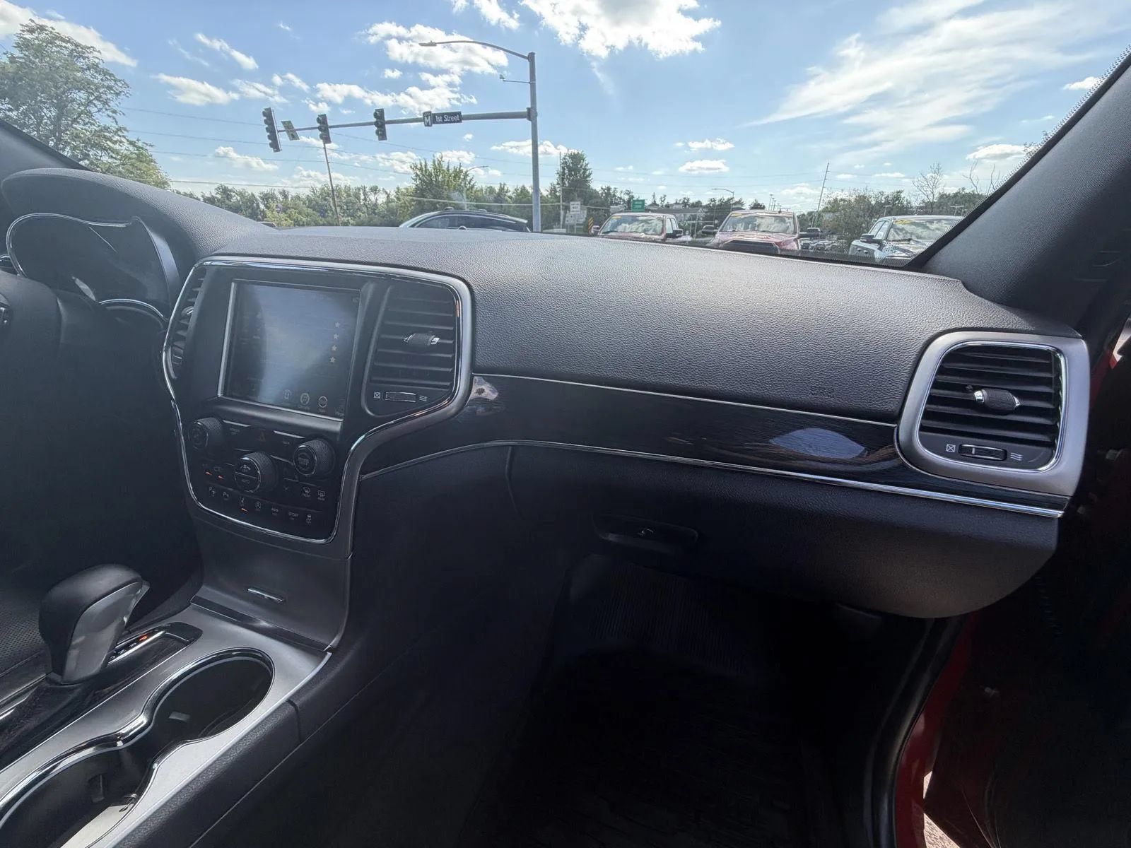 Used 2017 Jeep Grand Cherokee Trailhawk w/ Trailhawk Luxury Group AWD/4WD image 14