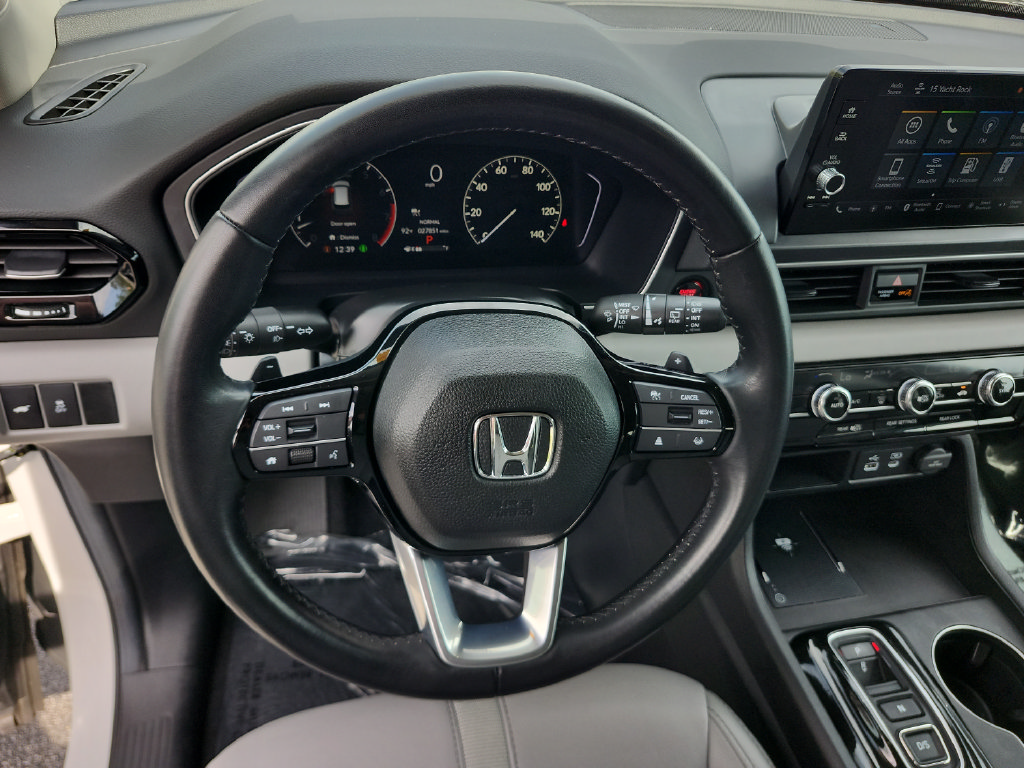 Used 2025 Honda Pilot EX-L image 34