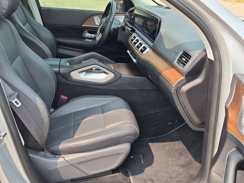 Used 2020 Mercedes-Benz GLE 450 4MATIC w/ MBUX Technology Package image 32
