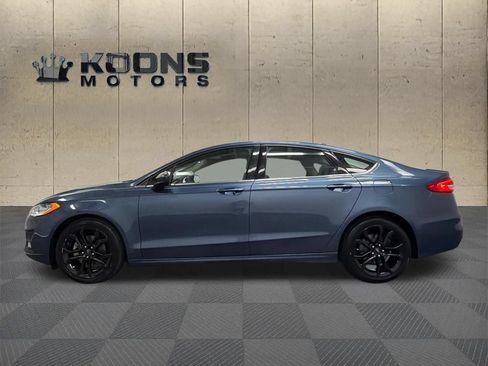 Used 2019 Ford Fusion SE w/ Equipment Group 151A FWD image 4