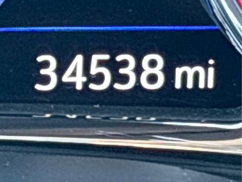 Certified 2023 GMC Acadia SLT w/ Elevation Edition image 17