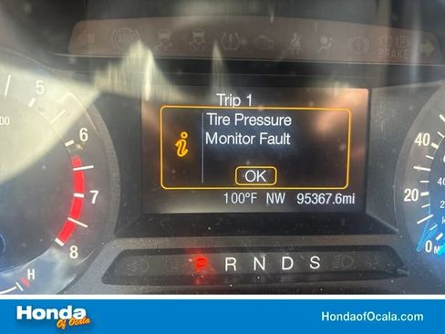 Used 2017 Ford Fusion SE FWD image 1
