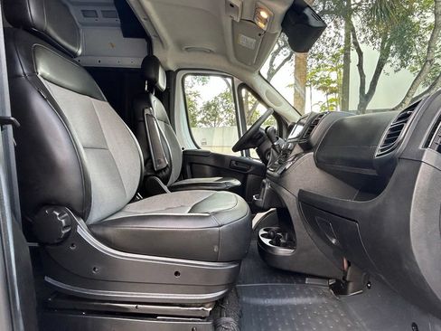 Used 2023 RAM ProMaster 2500 FWD image 25