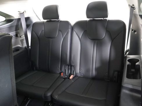 Used 2023 Kia Sorento S w/ Panoramic Sunroof Package AWD/4WD image 38