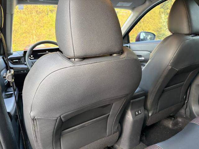 Certified 2025 Nissan Kicks SR FWD image 18