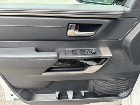 Used 2025 Toyota Tundra Limited image 7