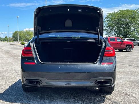 Used 2018 BMW 750i xDrive AWD/4WD image 27