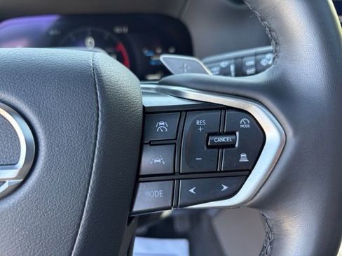 Used 2025 Lexus GX 550 w/ Accessory Package (2T) AWD/4WD image 16