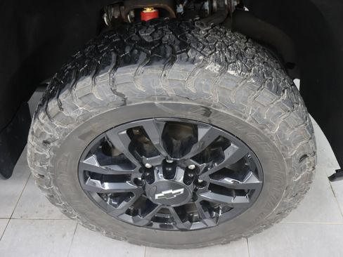 Used 2025 Chevrolet Silverado 2500 LT w/ Trail Boss Package AWD/4WD image 3