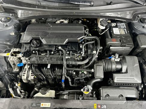 Used 2025 Hyundai Elantra Limited FWD image 33