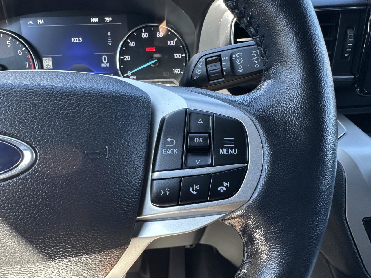 Used 2022 Ford Explorer XLT w/ Equipment Group 202A AWD/4WD image 54
