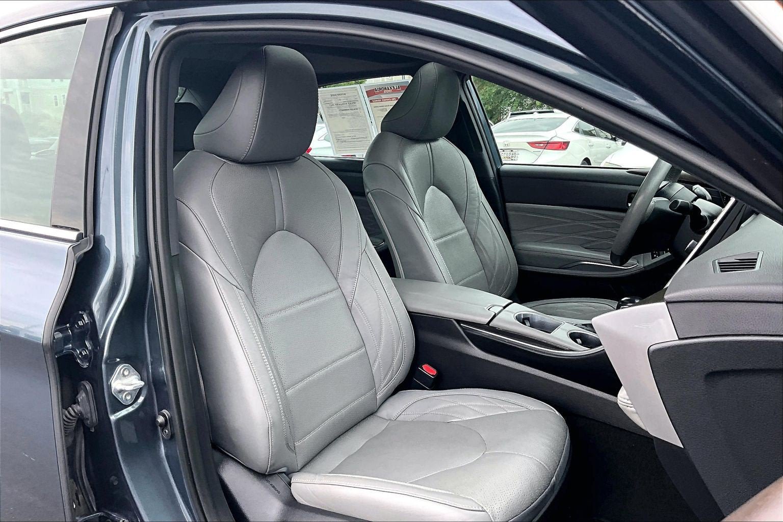 Used 2021 Toyota Avalon Limited w/ Advanced Safety Package FWD image 7