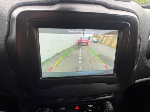 Used 2021 Jeep Renegade Sport FWD image 26