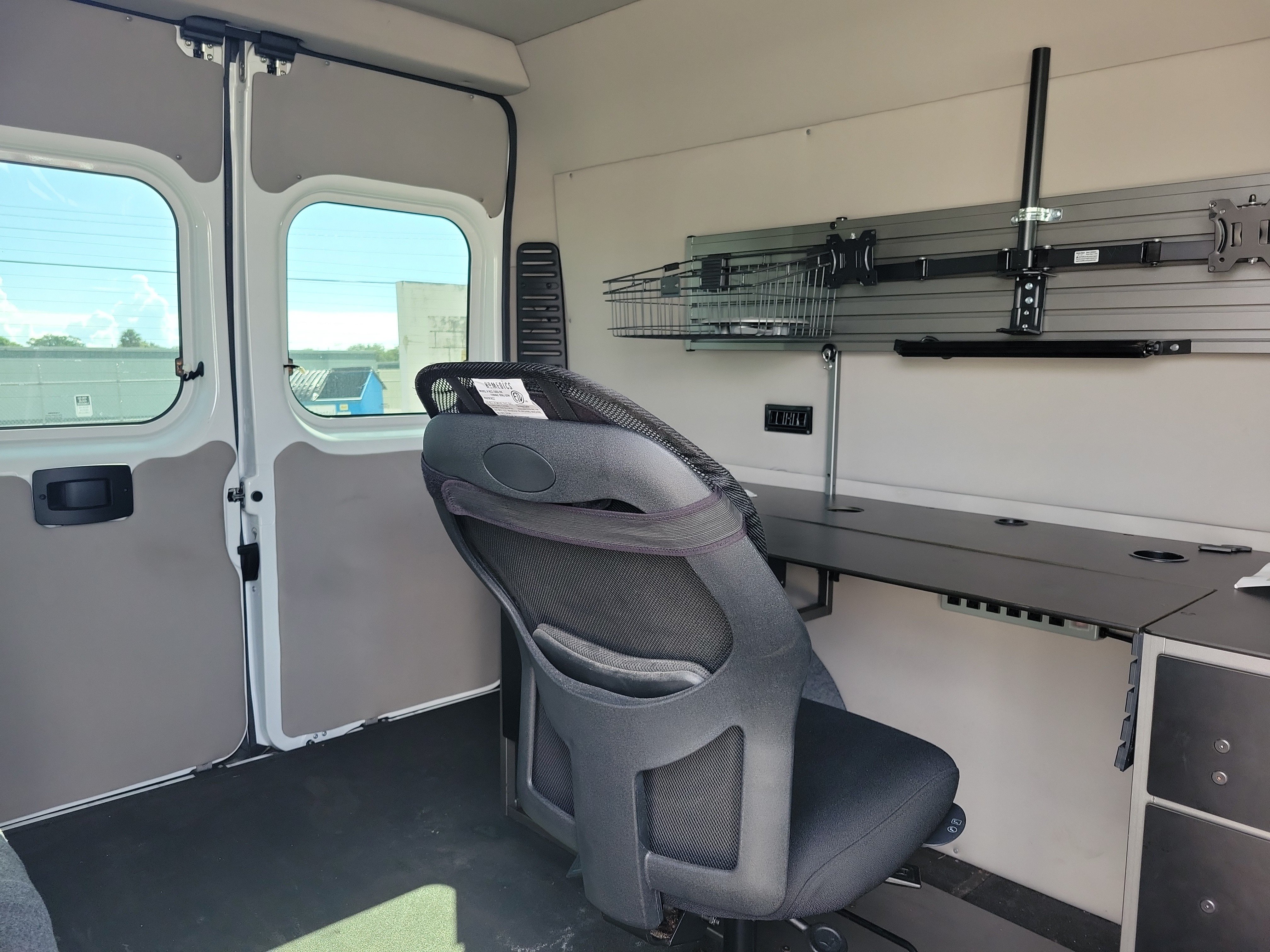Used 2021 RAM ProMaster 1500 FWD image 6