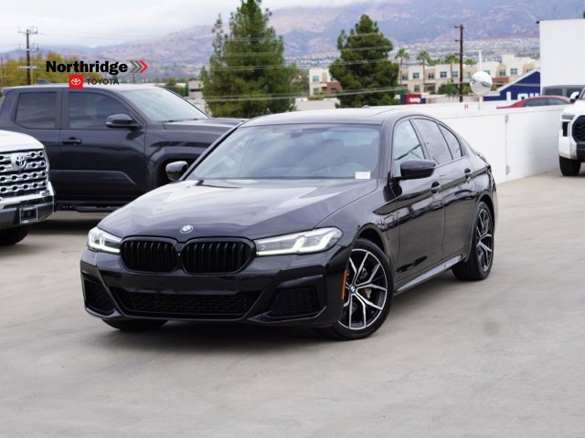 Used 2021 BMW 530e w/ M Sport Package RWD image 4