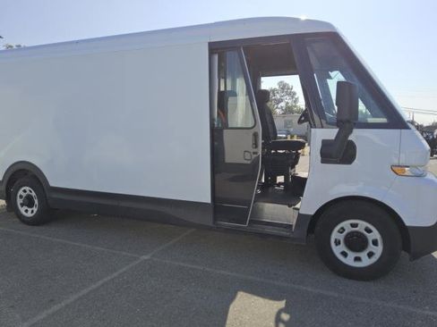 Used 2024 Chevrolet Brightdrop 600 w/ Commercial Equipment Package AWD/4WD image 19