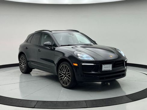 Used 2022 Porsche Macan image 7