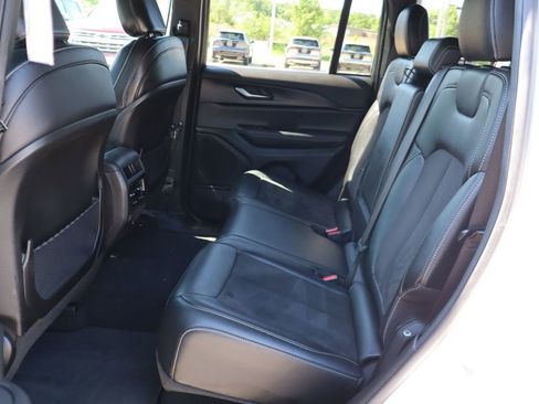 Used 2024 Jeep Grand Cherokee Altitude AWD/4WD image 35