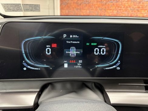 Used 2024 Kia Sportage EX w/ EX Premium Package image 15