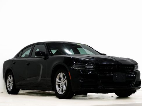 Used 2019 Dodge Charger SXT w/ Leather Interior Group image 1