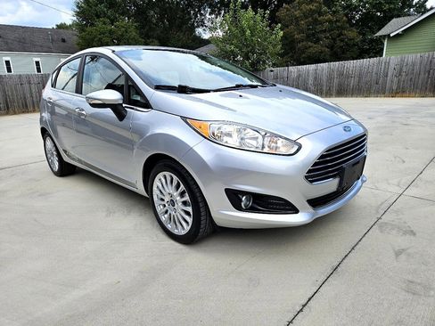 Used 2016 Ford Fiesta Titanium image 3