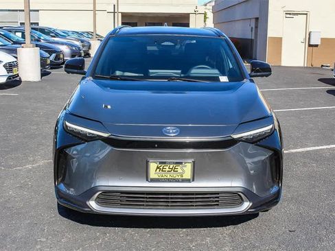 Used 2023 Toyota bZ4X Limited image 2