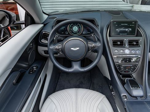 Used 2020 Aston Martin DB11 Volante RWD image 23