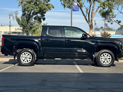 Used 2026 Toyota Tacoma SR5 AWD/4WD image 9