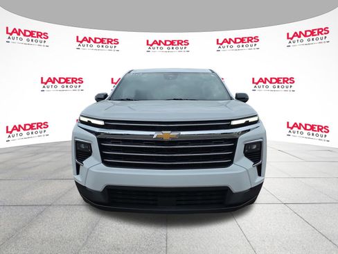 Used 2026 Chevrolet Traverse LT FWD image 8