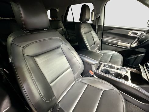 Used 2024 Ford Explorer XLT w/ Equipment Group 202A image 26