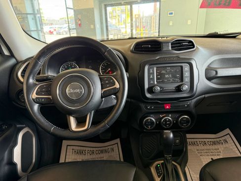 Used 2016 Jeep Renegade Limited FWD image 13