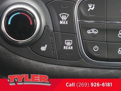 Used 2024 Chevrolet Malibu LT FWD image 33