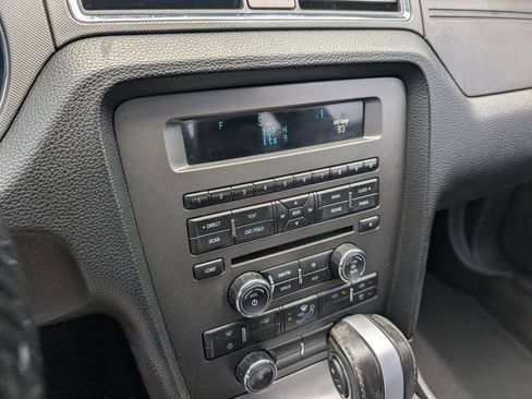 Used 2014 Ford Mustang Coupe RWD image 18