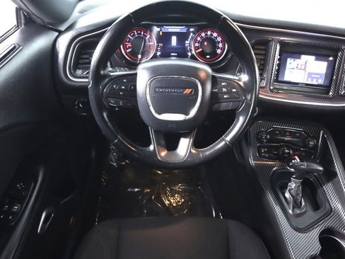 Used 2016 Dodge Challenger SXT image 24