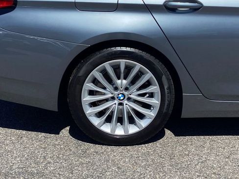 Used 2021 BMW 530i xDrive w/ Premium Package AWD/4WD image 10