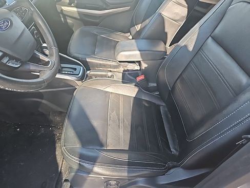 Used 2019 Ford EcoSport Titanium image 4