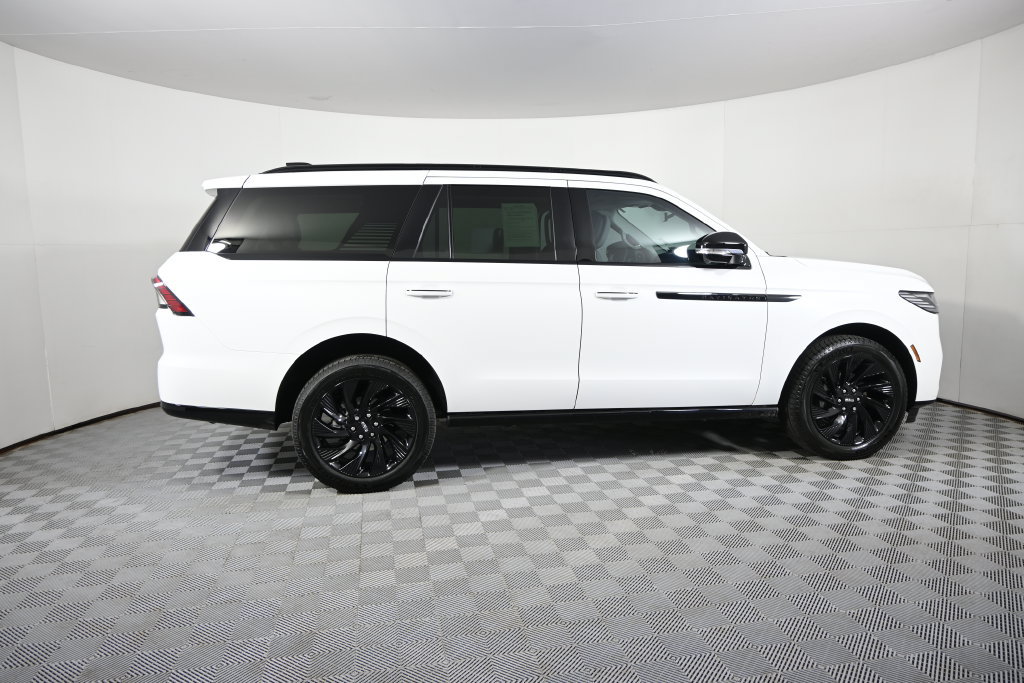 Used 2026 Lincoln Navigator Reserve w/ Jet Appearance Package AWD/4WD image 7