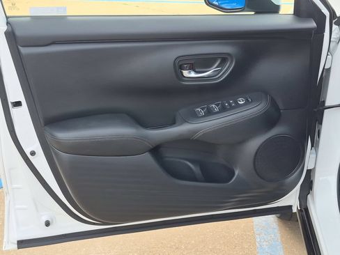 Used 2024 Honda HR-V EX-L image 12