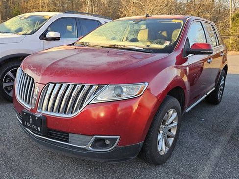 Used 2013 Lincoln MKX AWD image 3