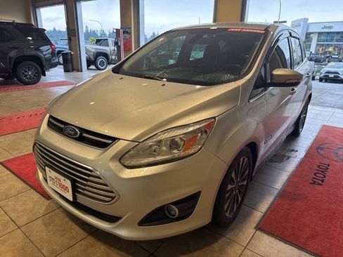 Used 2017 Ford C-MAX Titanium image 3