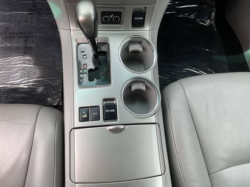 Used 2012 Toyota Highlander SE w/ Tow Pkg AWD/4WD image 22