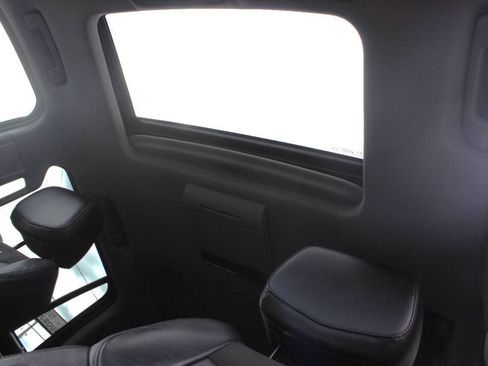 Used 2017 Cadillac Escalade Luxury AWD/4WD image 24