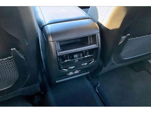 Used 2024 Jeep Grand Cherokee Laredo w/ Trailer Tow Package image 31