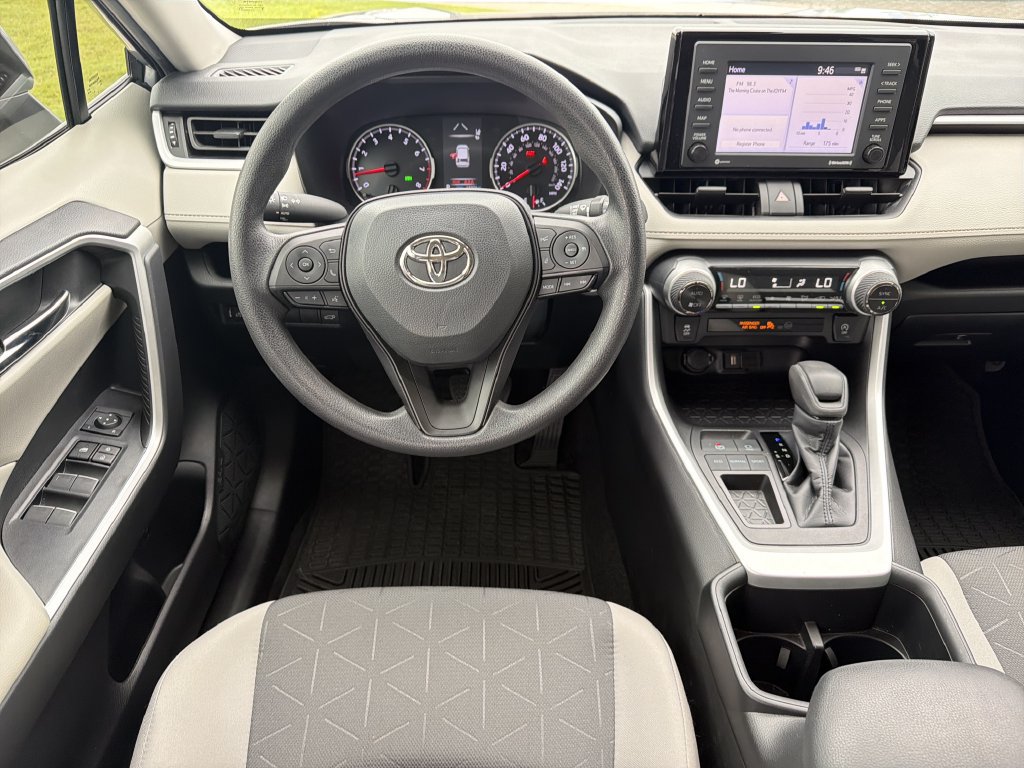 Used 2022 Toyota RAV4 XLE w/ Convenience Package FWD image 17