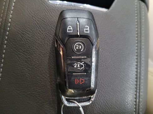 Used 2014 Lincoln MKZ AWD image 32