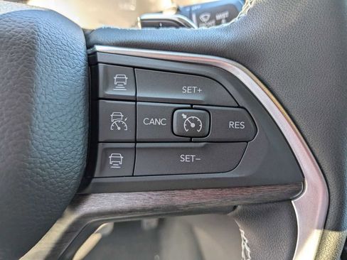 Certified 2025 Jeep Grand Cherokee L Limited w/ Trailer Tow Package image 14