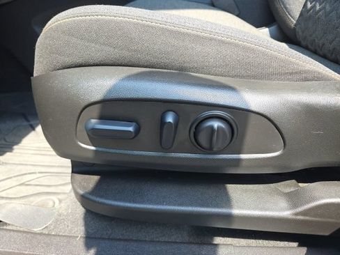 Used 2024 Chevrolet Equinox LT AWD/4WD image 21