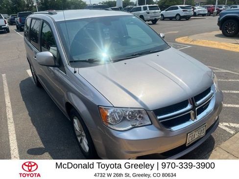 Used 2019 Dodge Grand Caravan SXT FWD image 3