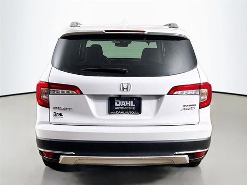 Used 2022 Honda Pilot Touring image 12